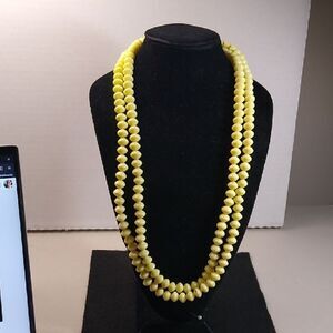 Vintage Trifari Yellow Single Strand Beaded Necklace